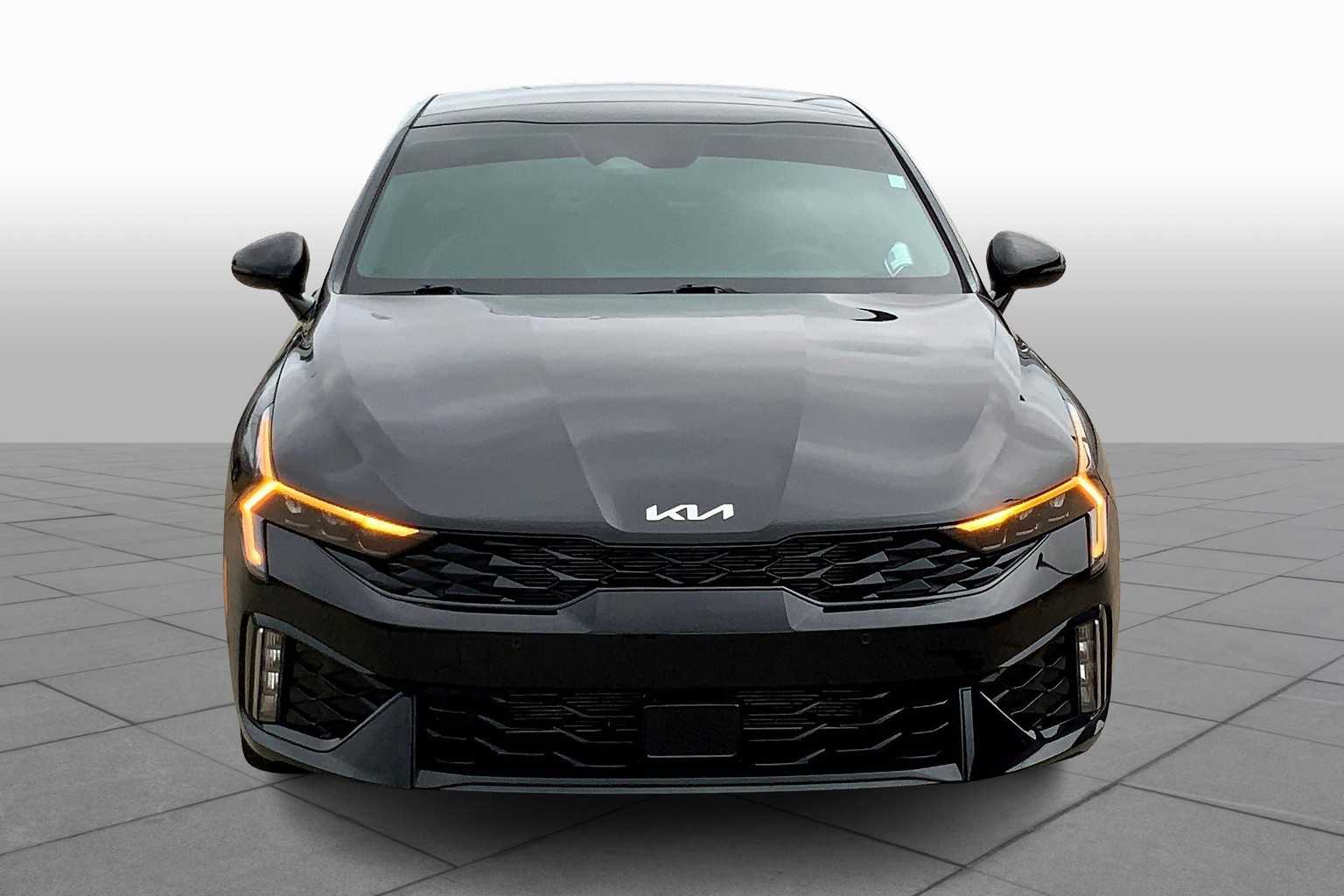 2025 Kia K5 GT-Line photo 3