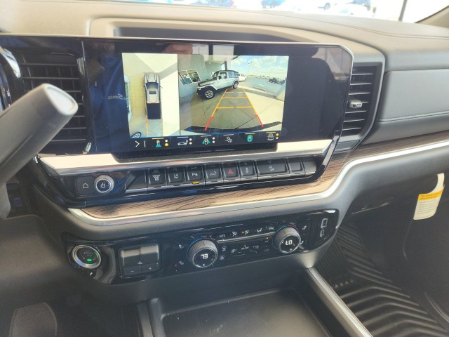 2025 Chevrolet Silverado 2500HD LT photo 4