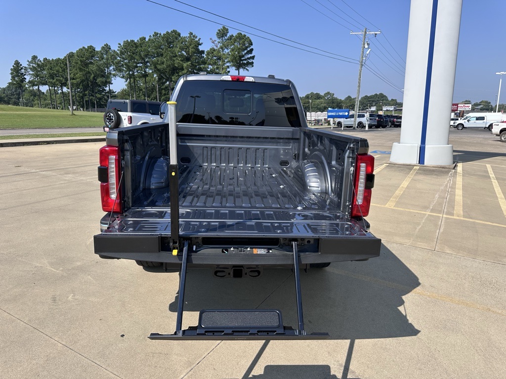 2025 Ford F-250 photo 29