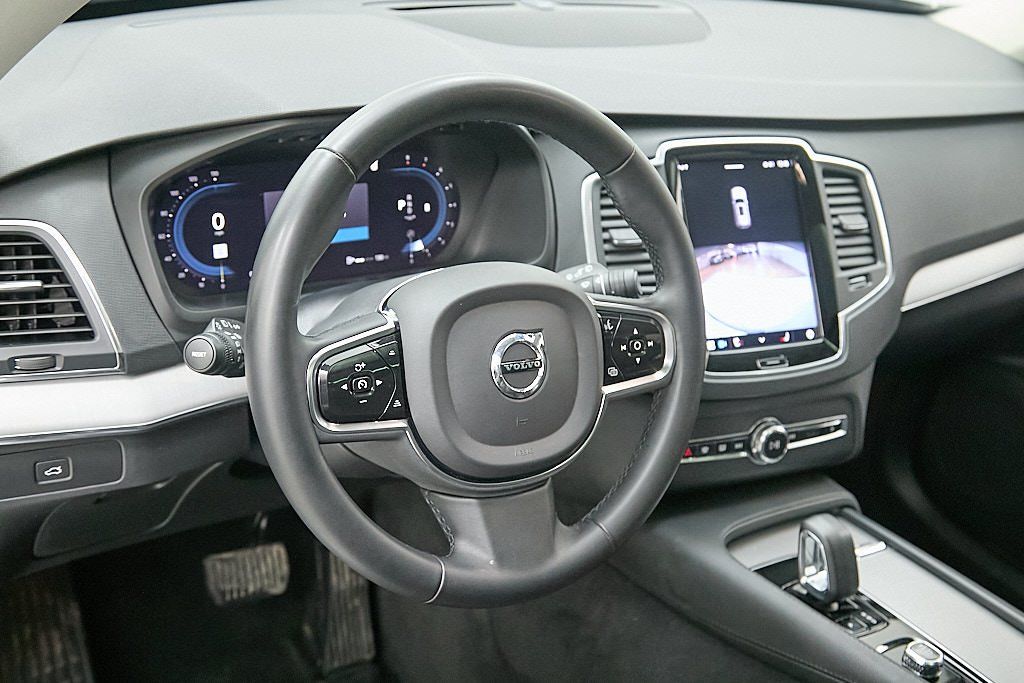 2023 VOLVO XC90 - Image 13