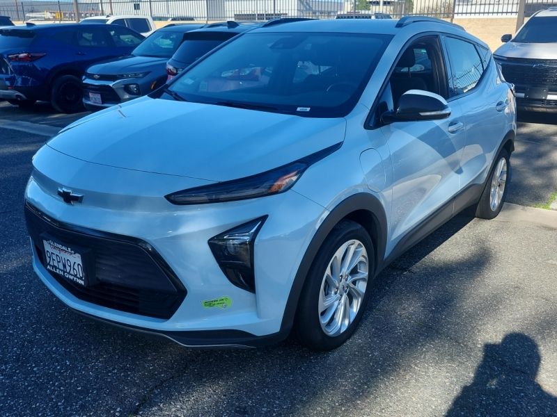2023 Chevrolet Bolt EUV LT's photo