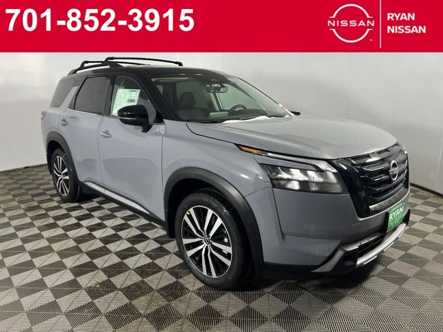2025 Nissan Pathfinder Platinum's photo