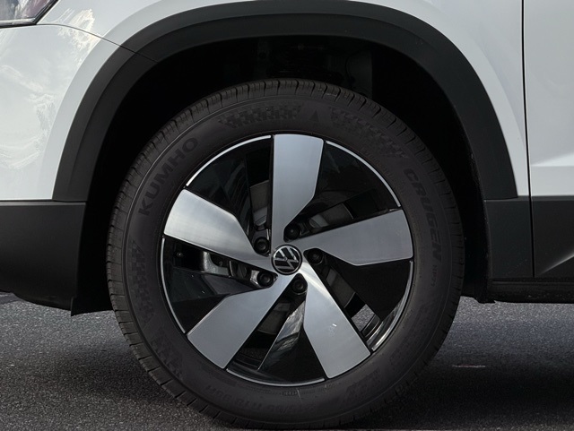 2025 Volkswagen Taos S photo 4