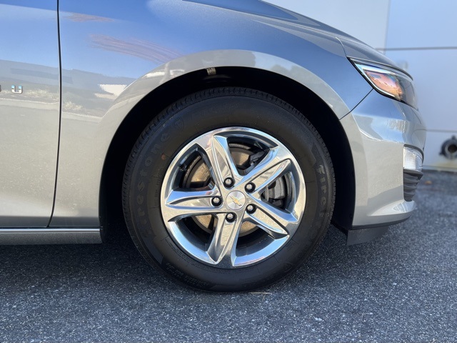 2023 Chevrolet Malibu LS photo 3