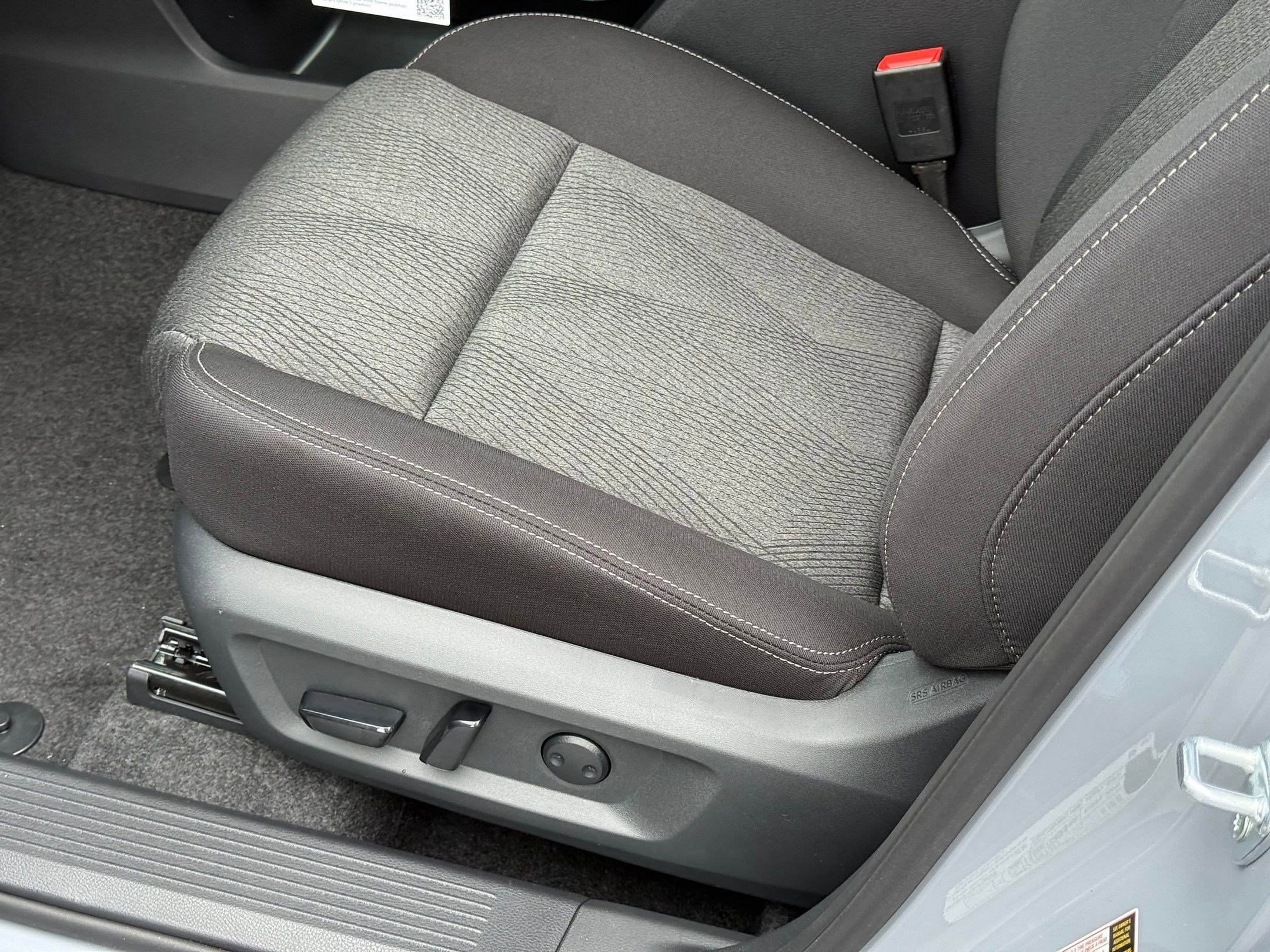 2026 Nissan Rogue SV photo 2