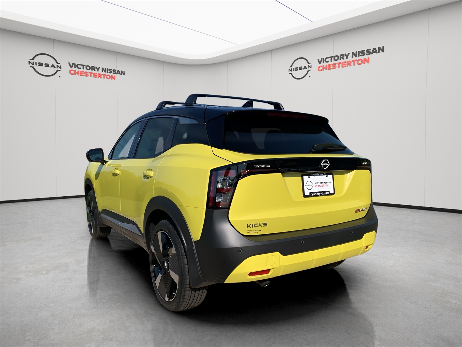 2026 Nissan Kicks SR photo 2