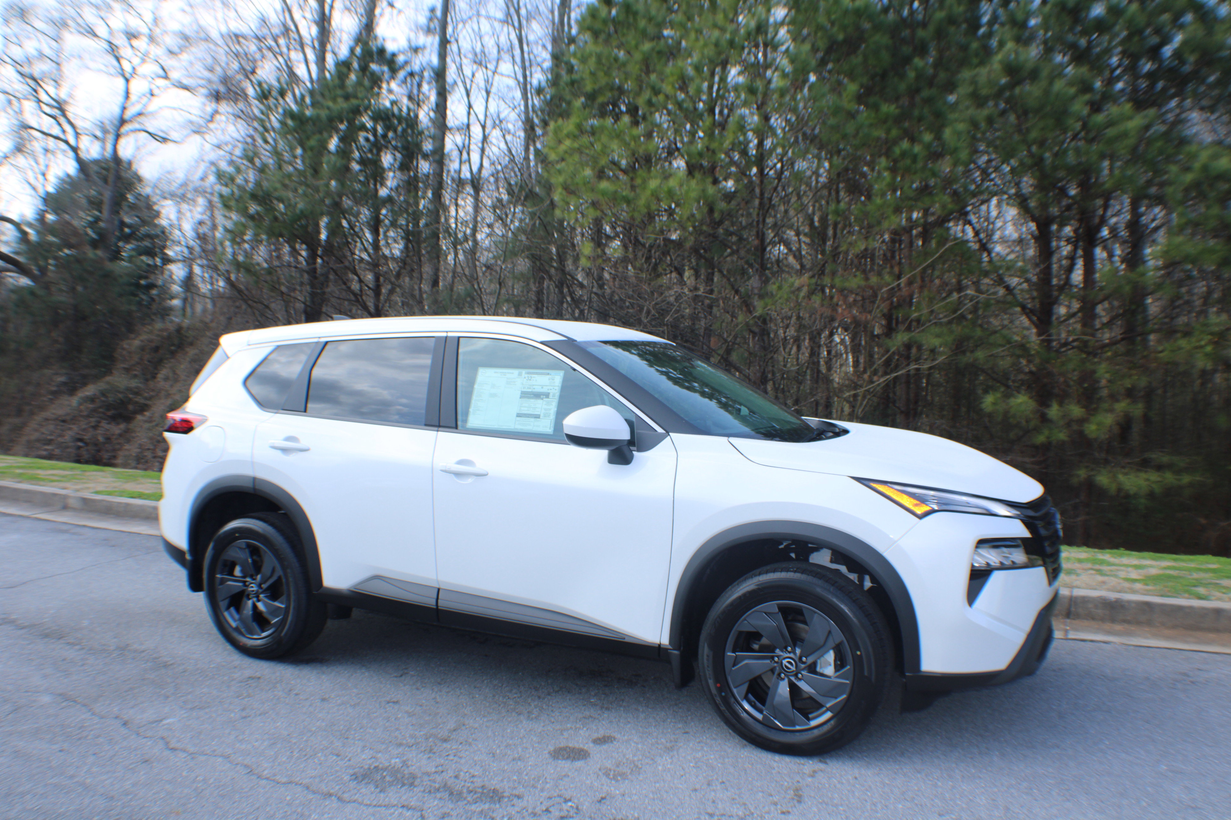 2026 Nissan Rogue SV's photo