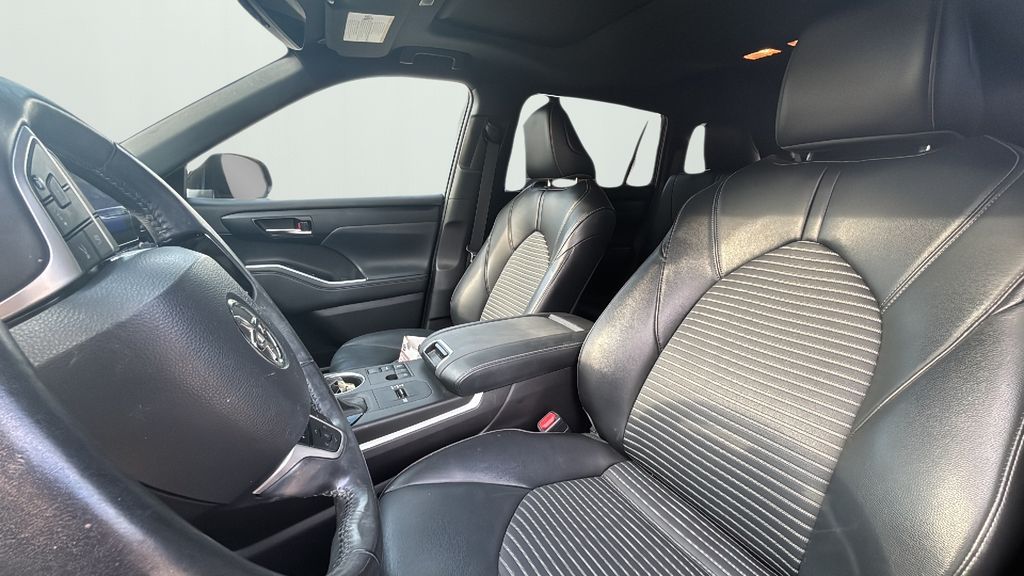 2023 Toyota Highlander XSE photo 9