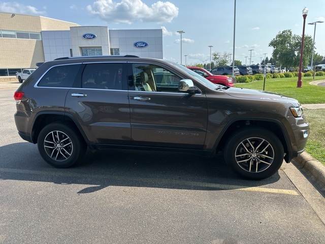 Used 2018 Jeep Grand Cherokee Limited with VIN 1C4RJFBG5JC294917 for sale in Apple Valley, Minnesota