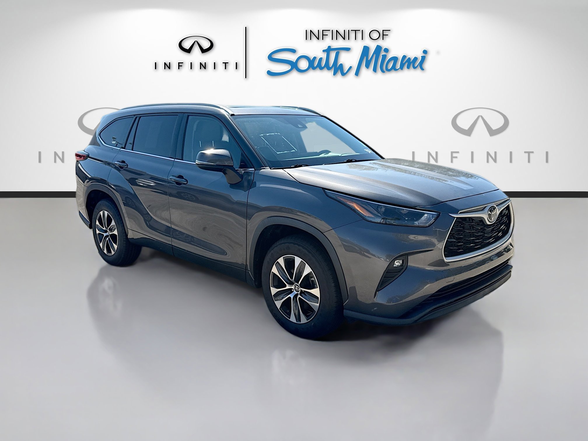 2022 Toyota Highlander XLE's photo