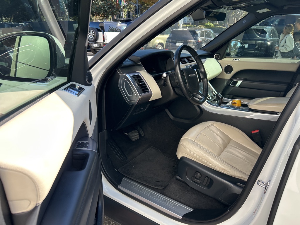 2019 Land Rover Range Rover Sport HSE photo 3