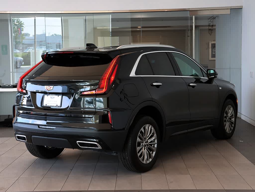 2024 Cadillac XT4 Premium Luxury photo 4