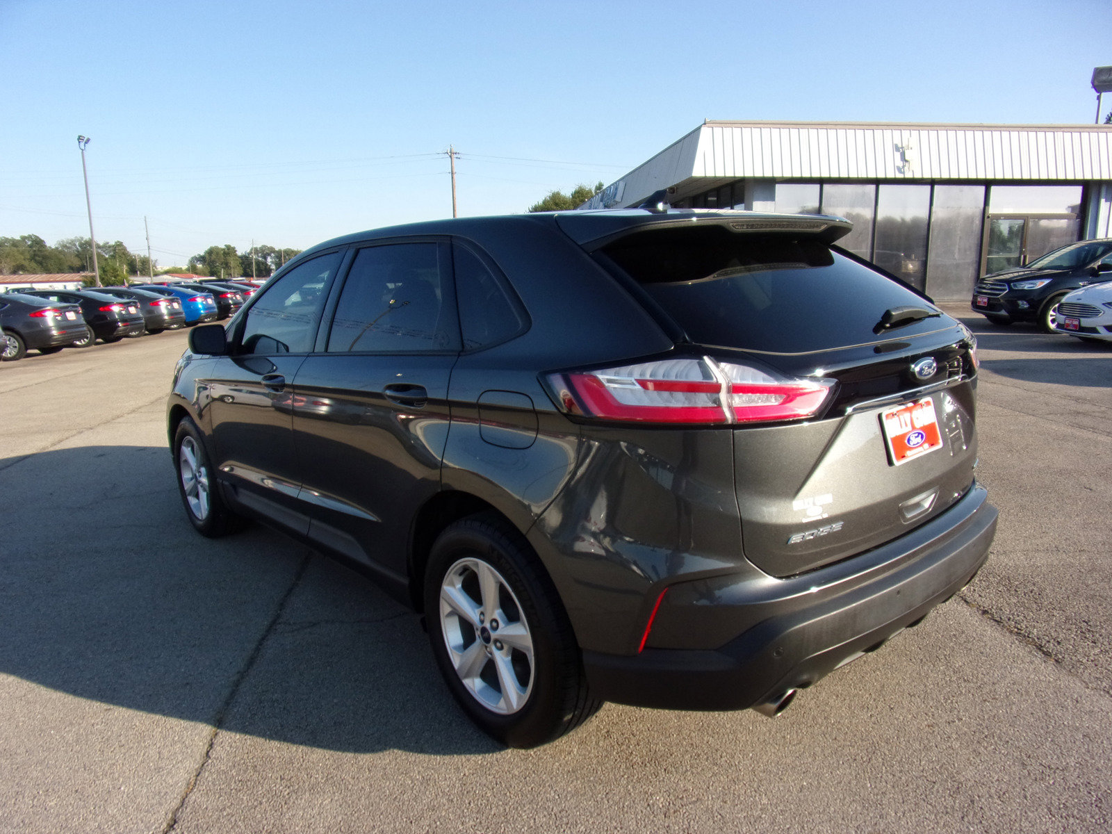 2019 Ford Edge SE photo 4