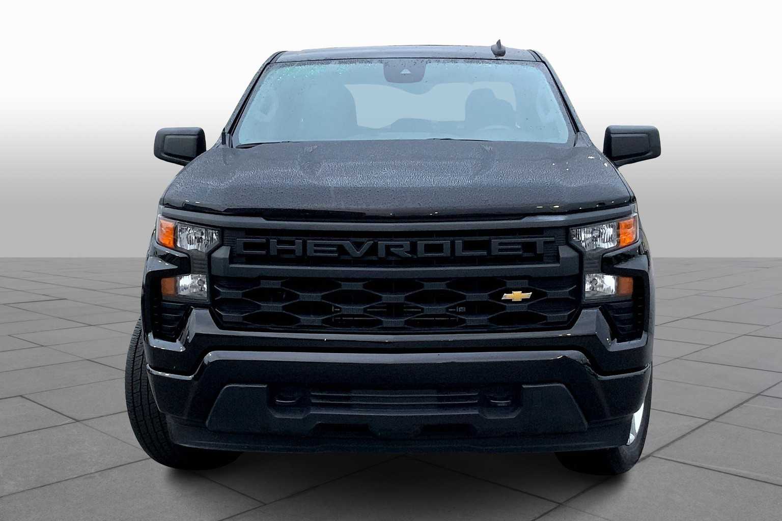 2024 Chevrolet Silverado 1500 Custom photo 3