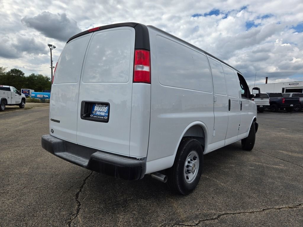 2025 Chevrolet Express Cargo 2500 photo 4