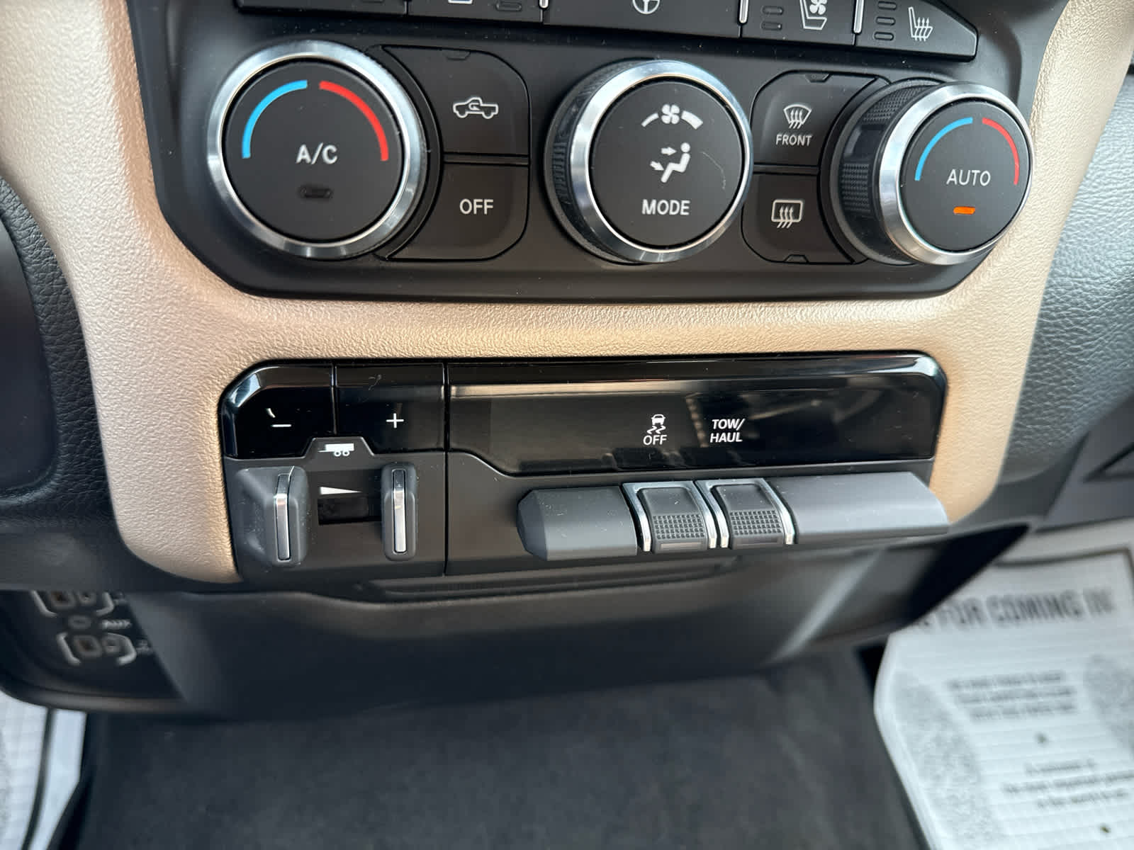 2022 Ram 1500 Laramie photo 32