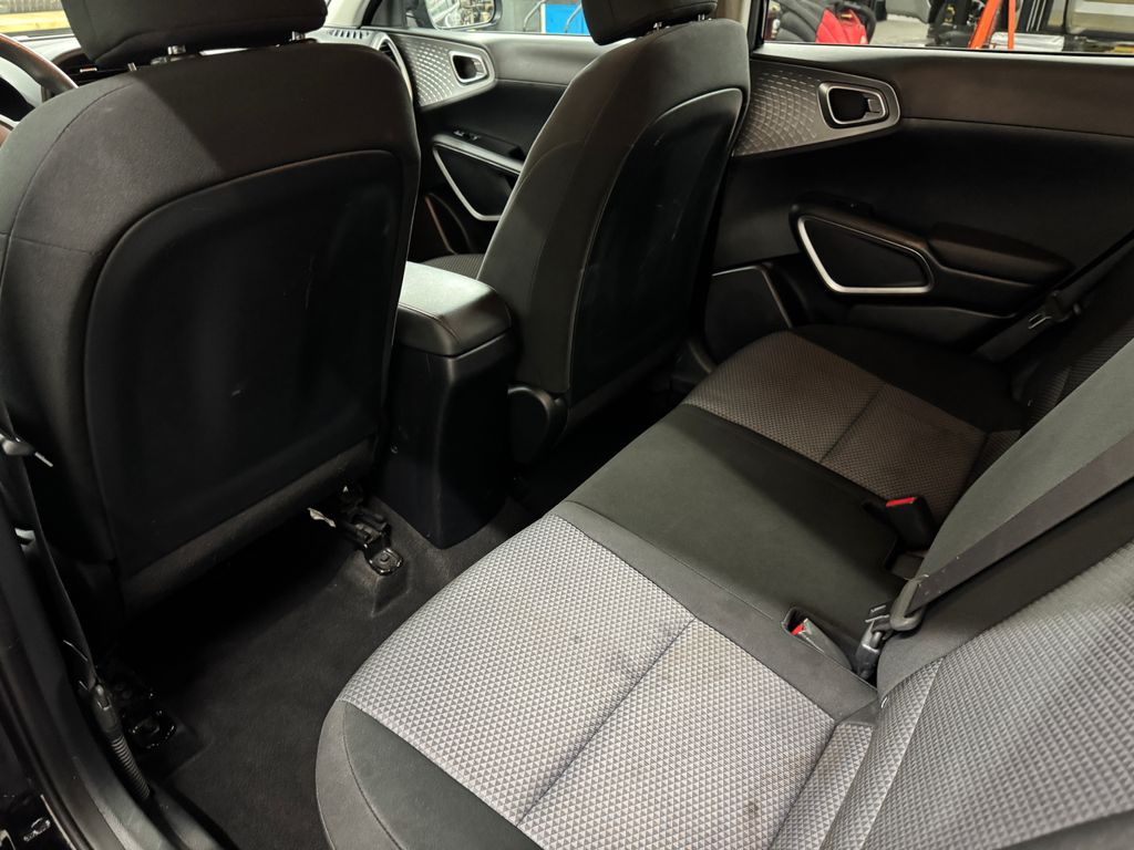 2023 Kia Soul LX photo 12