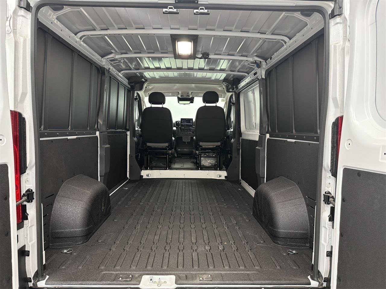 2024 Ram ProMaster 1500 SLT photo 14