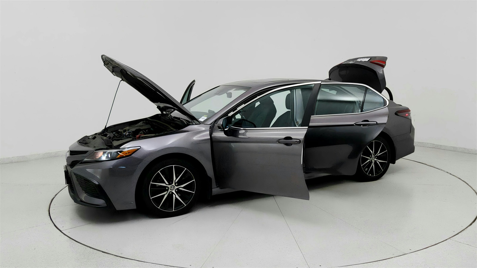 2022 Toyota Camry SE photo 10
