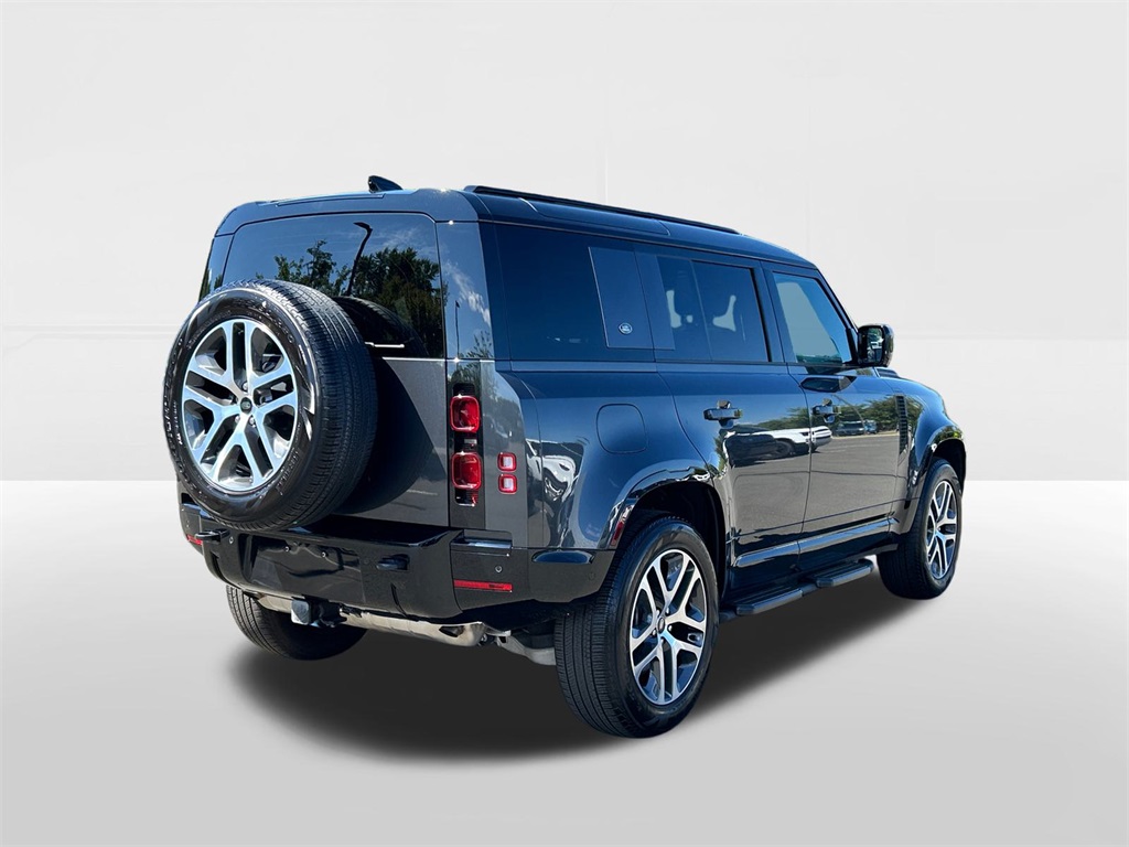 2024 Land Rover Defender 110 X-Dynamic SE photo 4