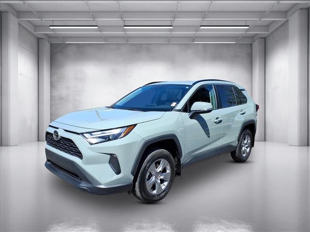 2022 Toyota RAV4 XLE photo 7