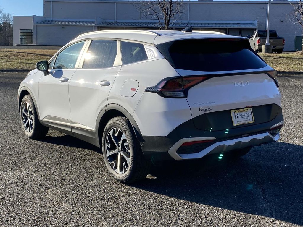 2025 Kia Sportage EX photo 2
