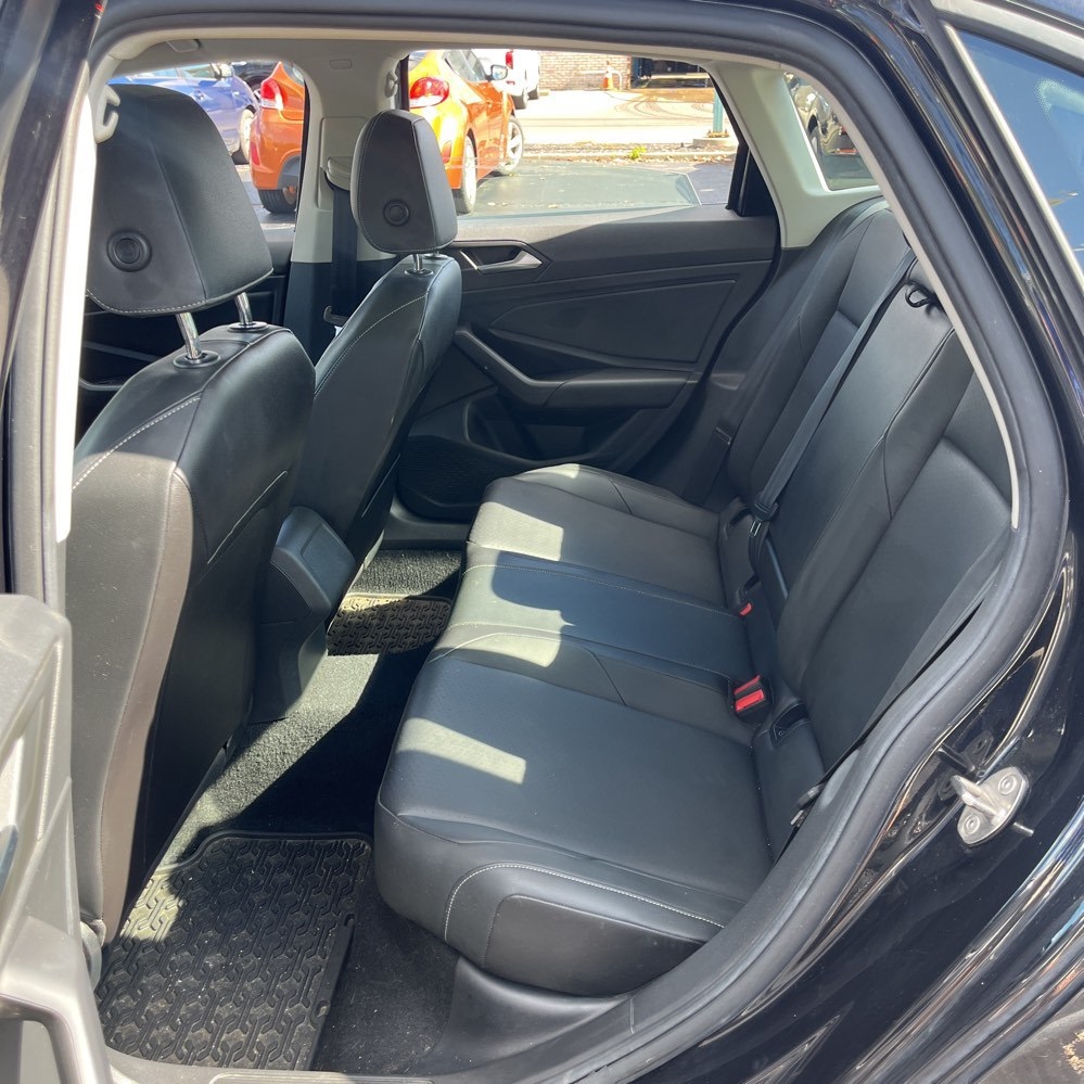 2019 Volkswagen Jetta SEL photo 4