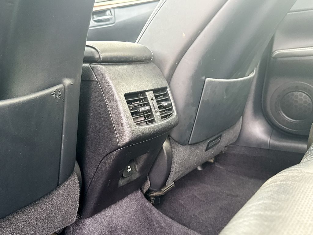 2014 Lexus ES 350 photo 32