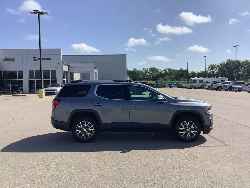2022 Gmc Acadia SLE photo 7