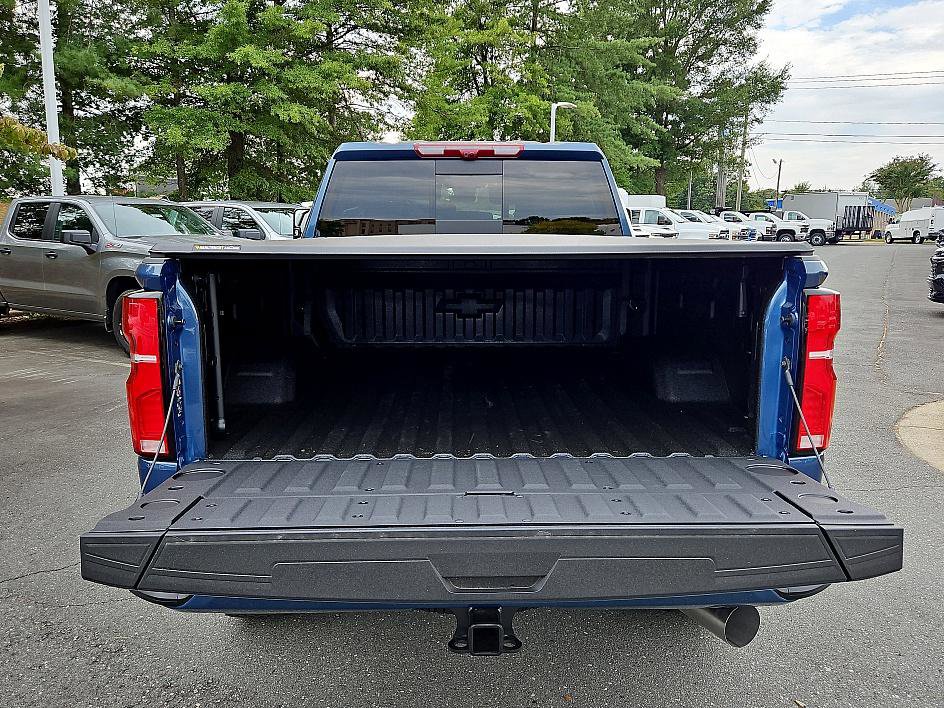 2025 Chevrolet Silverado 2500HD High Country photo 5