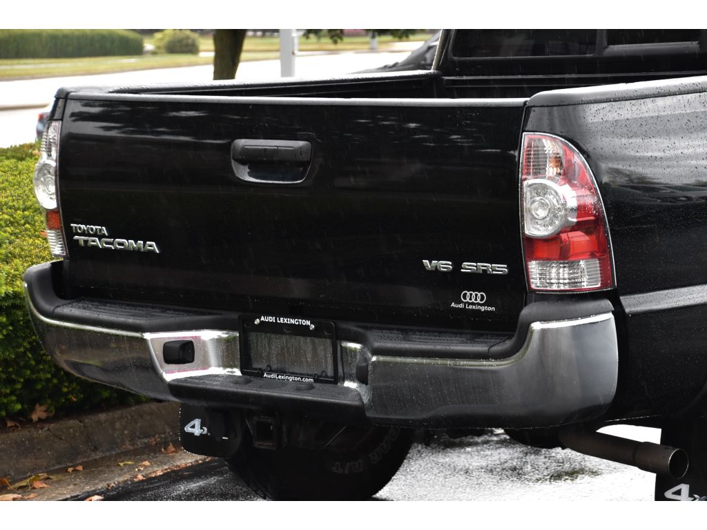 2013 Toyota Tacoma Base V6 4x4 photo 23