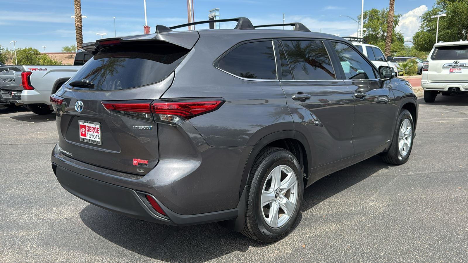 2023 Toyota Highlander Hybrid LE photo 7
