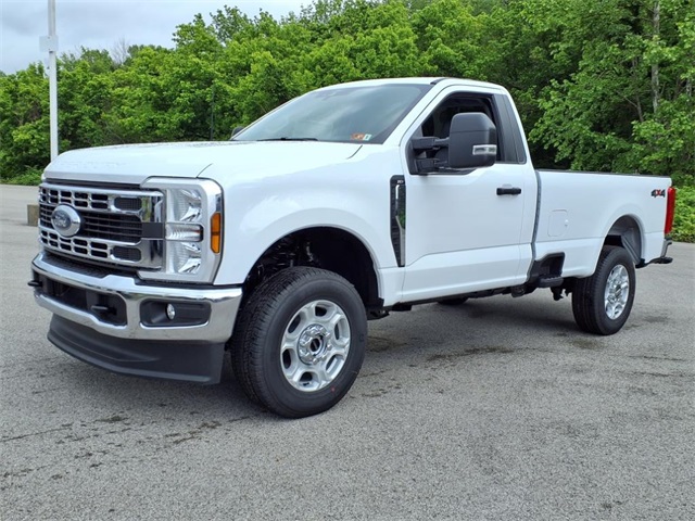 2025 Ford F-250 XLT photo 2