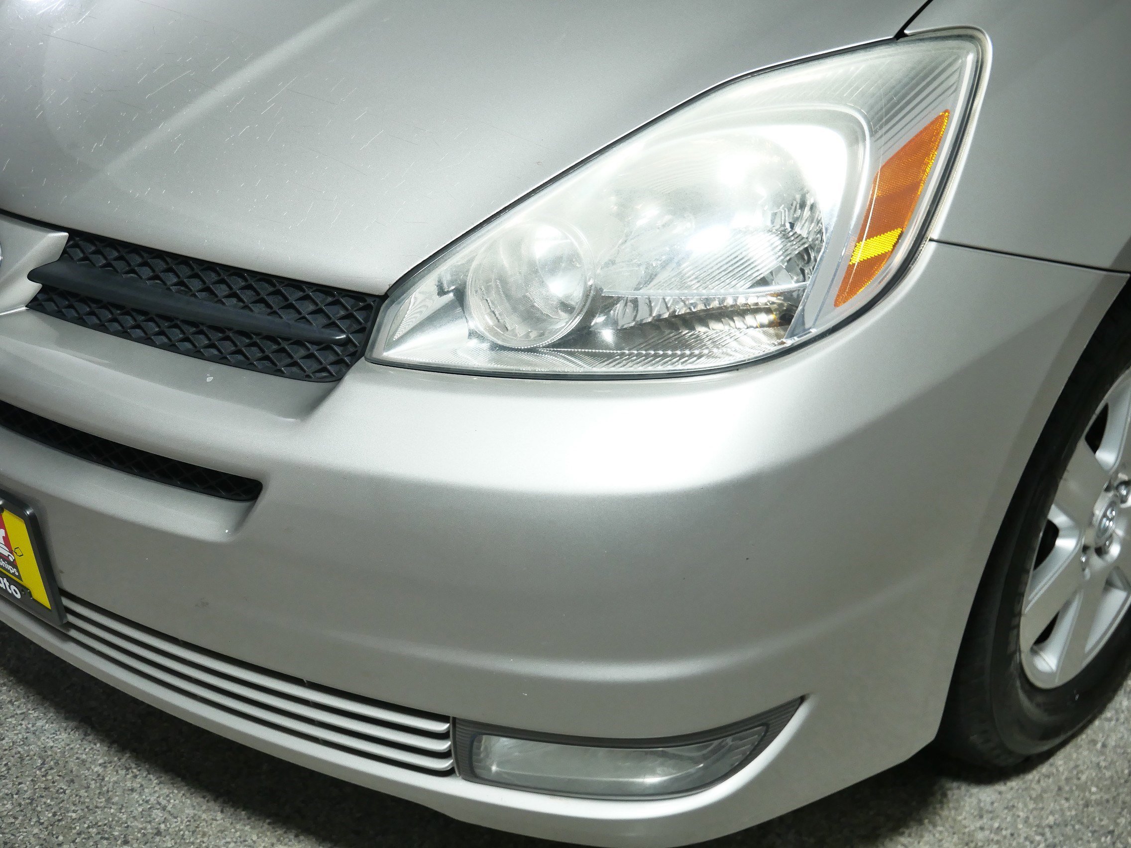 2004 Toyota Sienna XLE photo 9