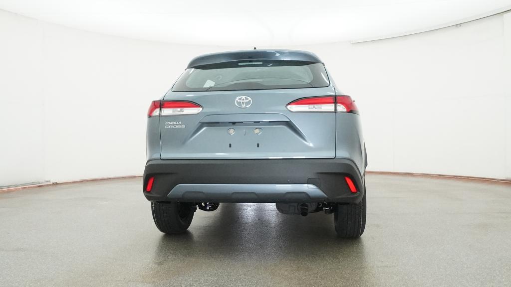 2025 Toyota Corolla Cross L photo 17