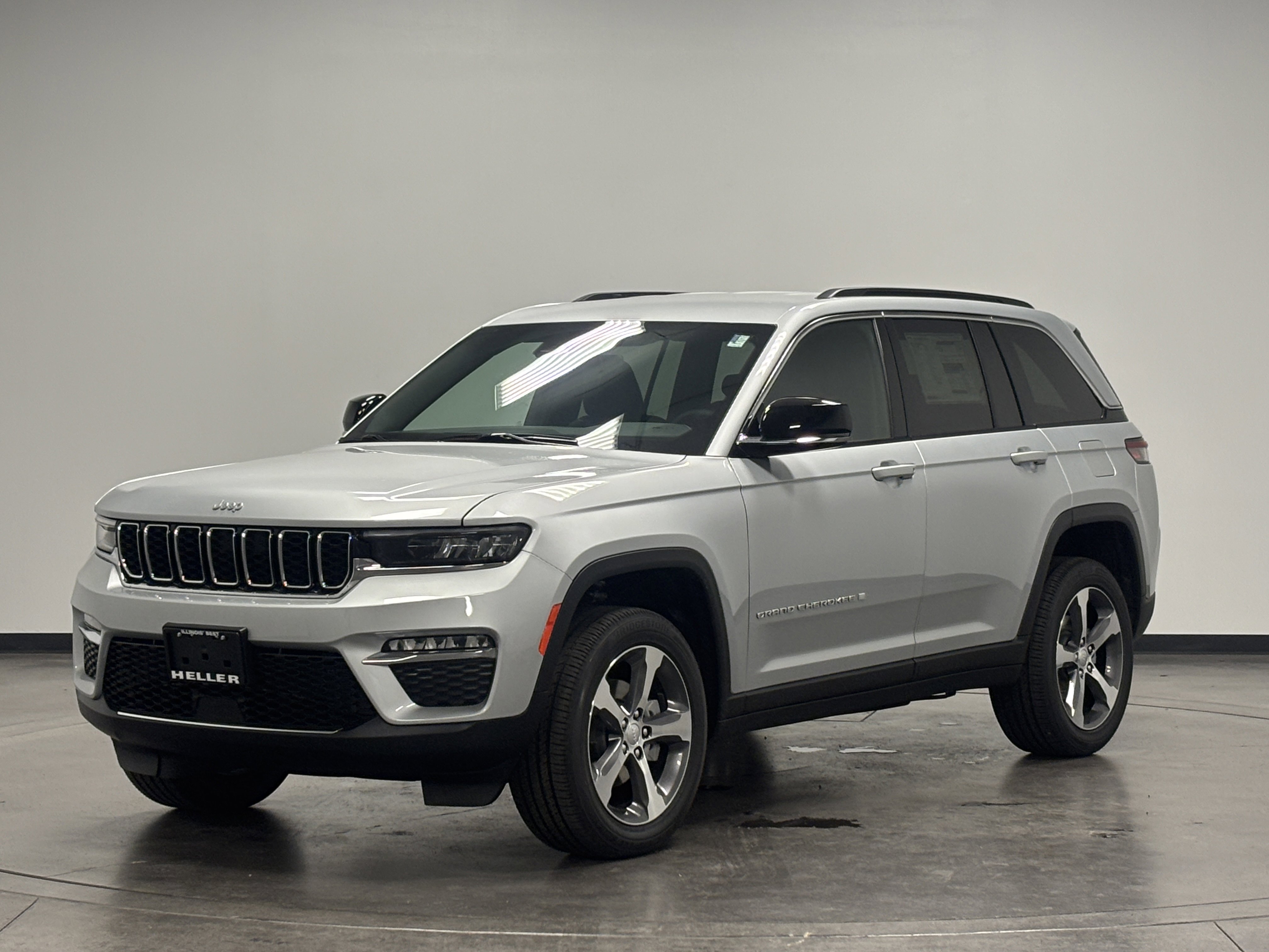 2025 Jeep Grand Cherokee Limited photo 7