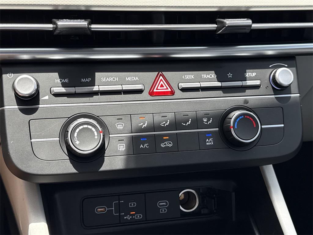 2025 Hyundai Tucson SE photo 23