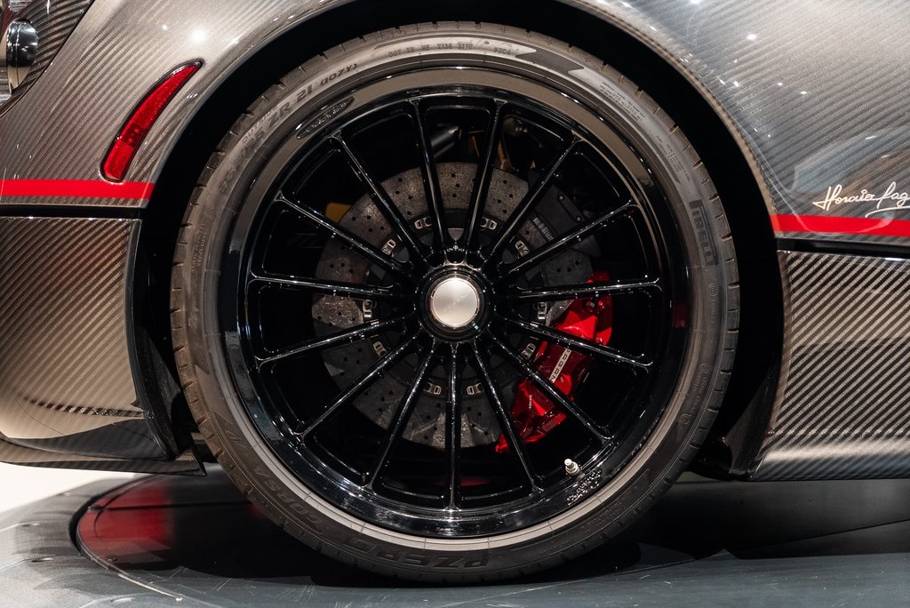2017 Pagani Huayra photo 15