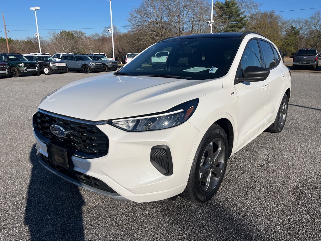 2024 Ford Escape ST-Line's photo