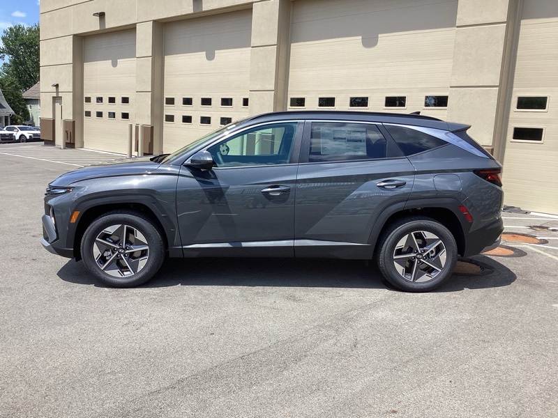 2025 Hyundai Tucson SEL photo 3