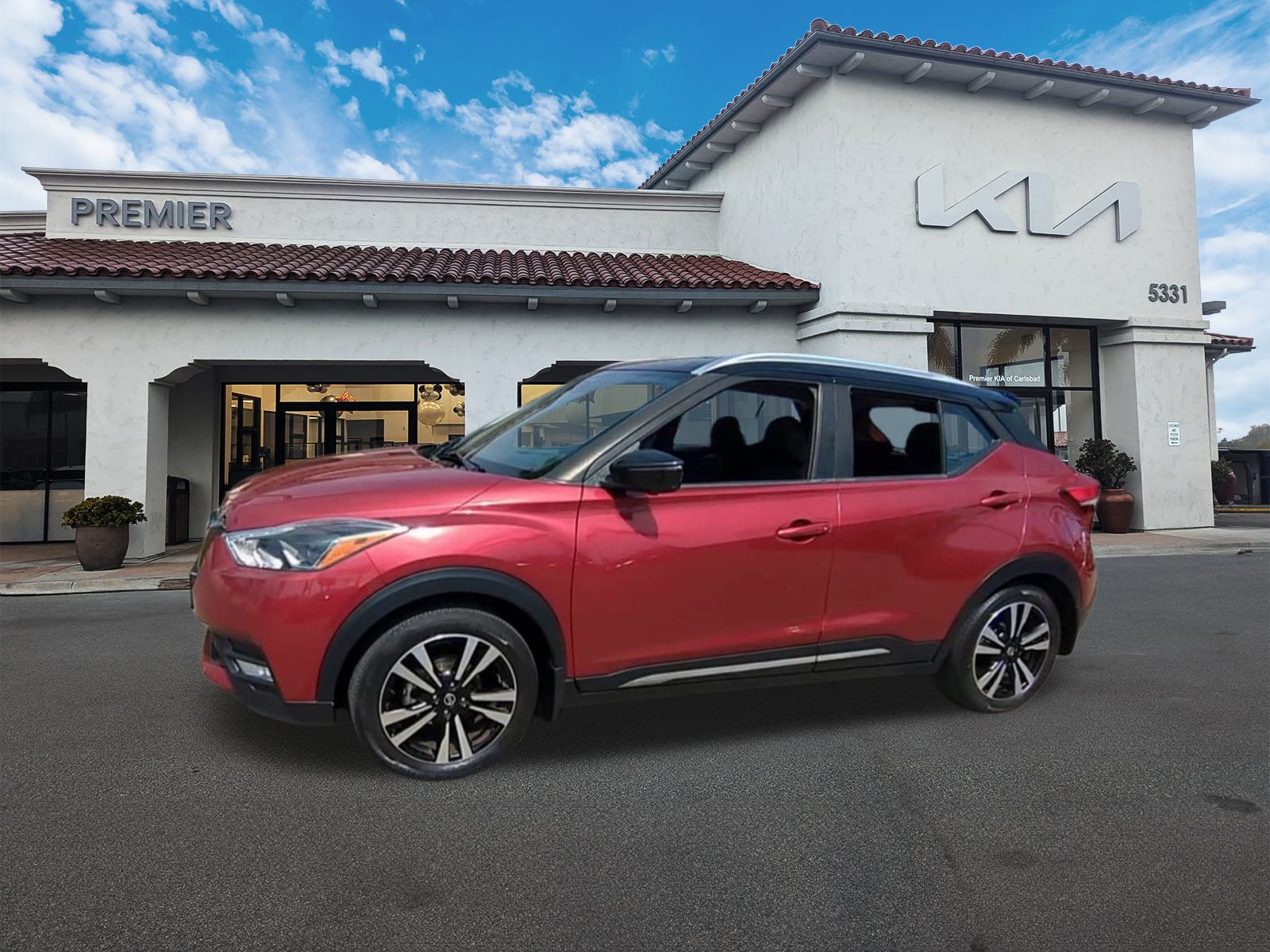2020 Nissan Kicks SR photo 2