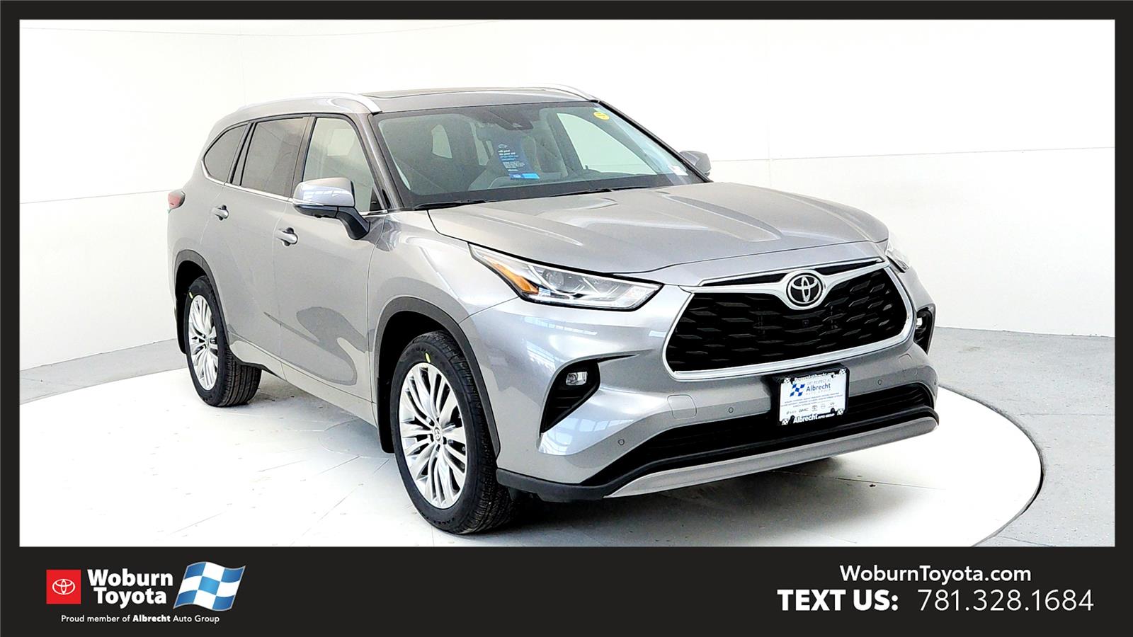 2026 Toyota Highlander Platinum's photo