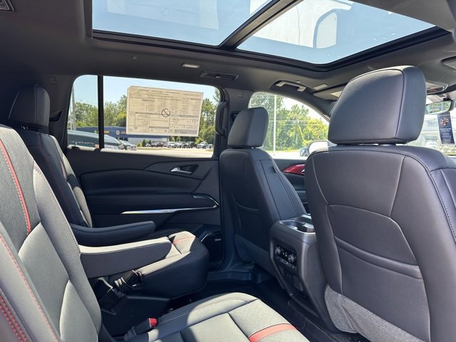 2026 Chevrolet Traverse RS photo 13