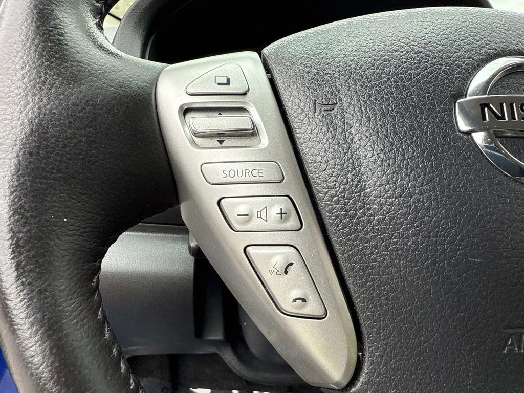 2016 Nissan Versa Note SV photo 30