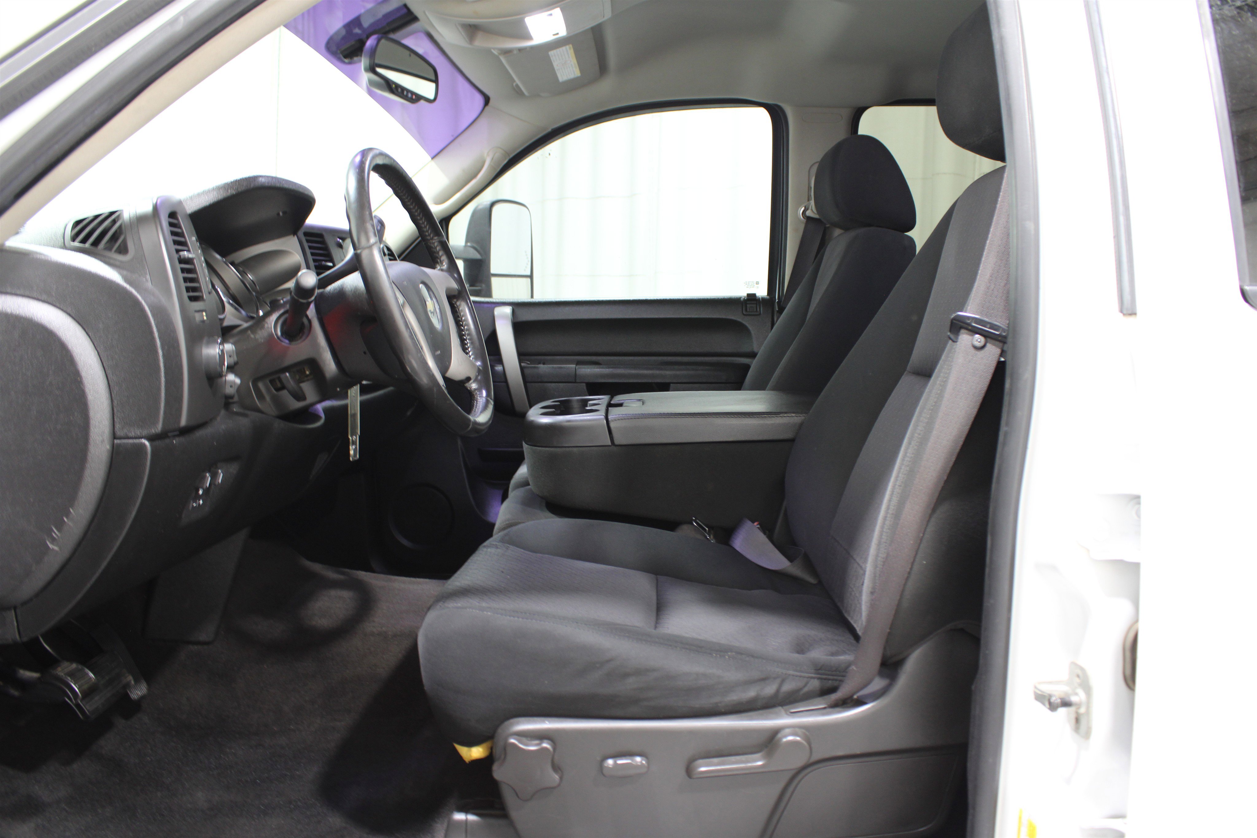 2011 Chevrolet Silverado 2500HD LT photo 3