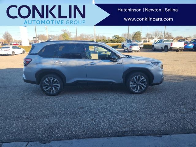 2025 Subaru Forester Touring's photo