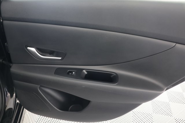 2023 Hyundai Elantra SEL photo 23