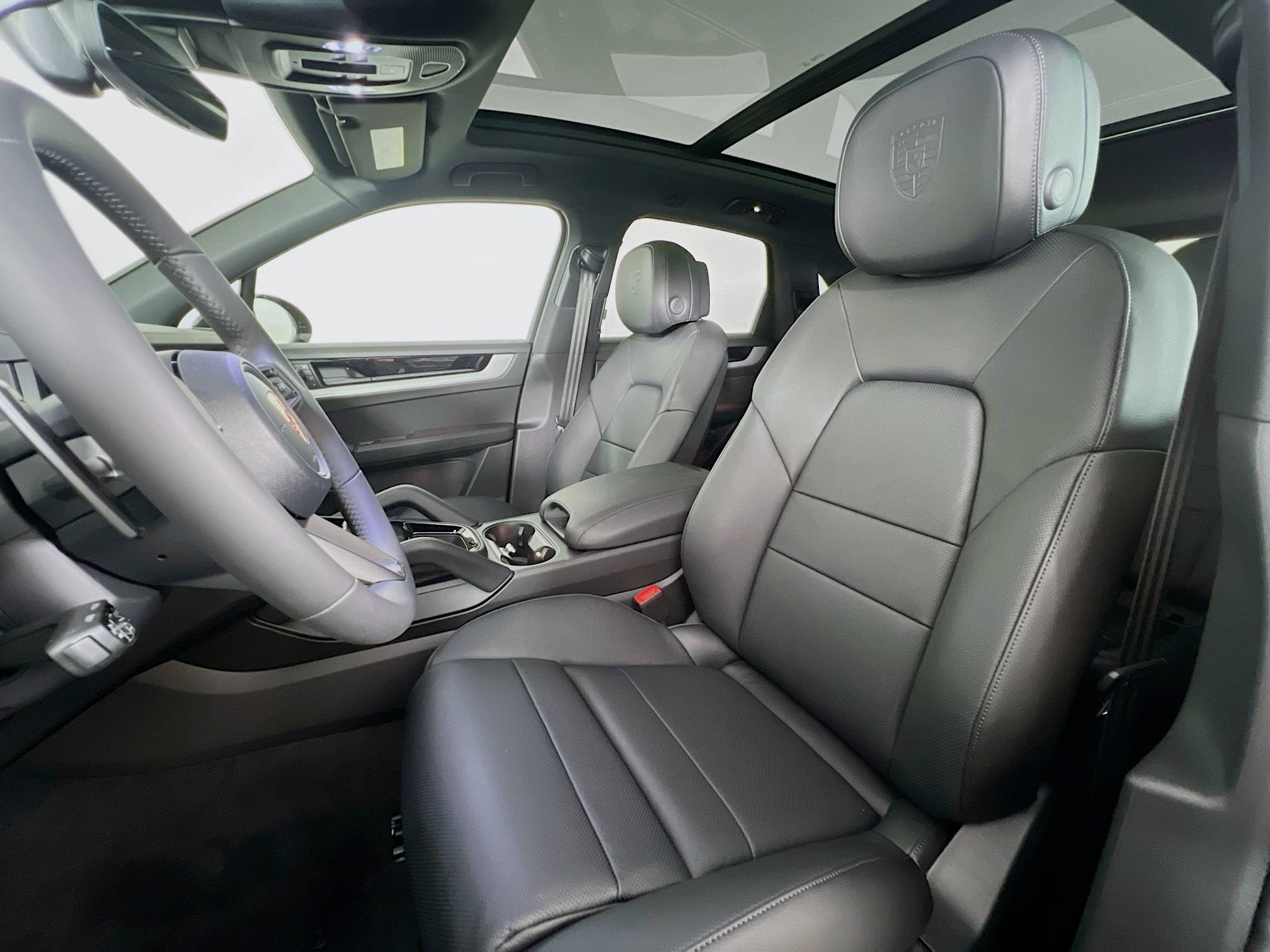 2026 Porsche Cayenne E-Hybrid photo 4