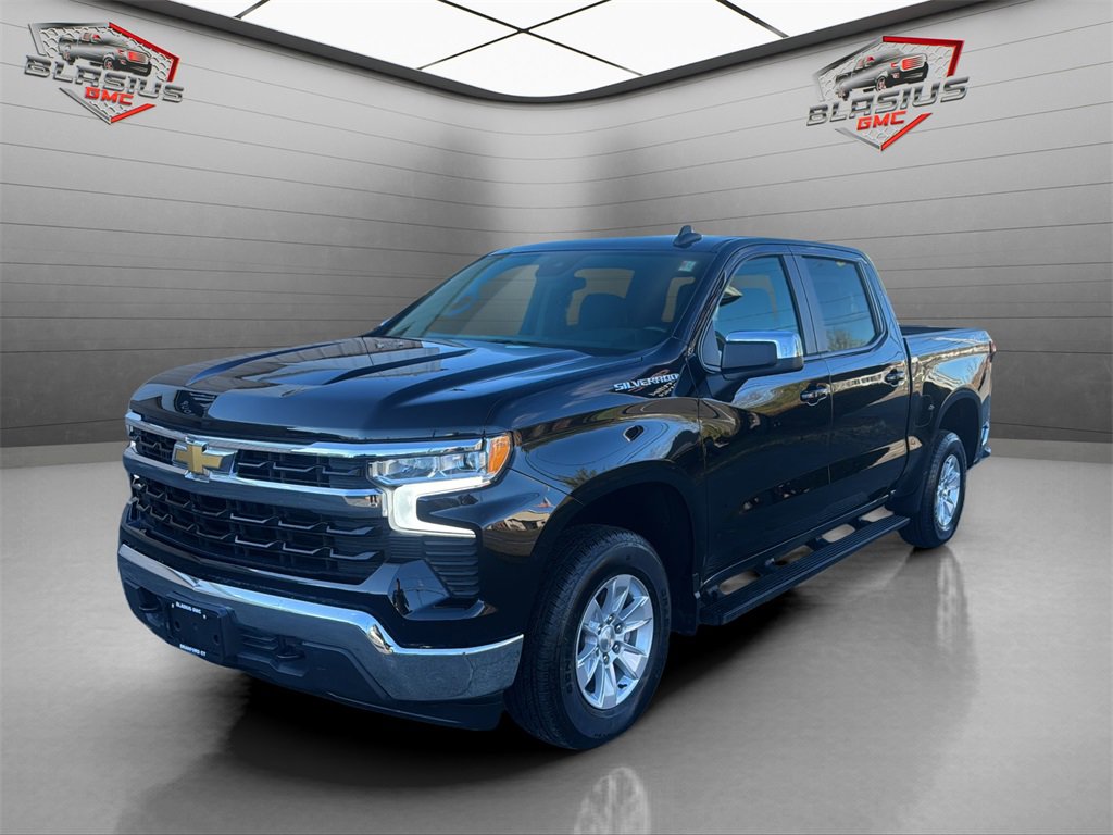 2024 Chevrolet Silverado 1500 LT's photo