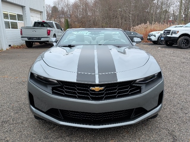 2024 Chevrolet Camaro 1LT photo 2